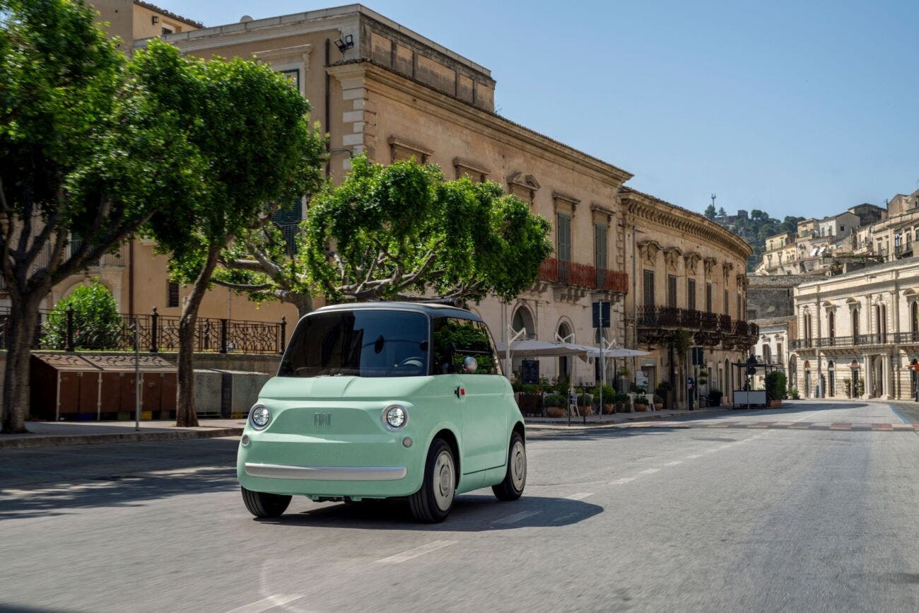 Nuova Fiat Topolino Dolcevita su strada