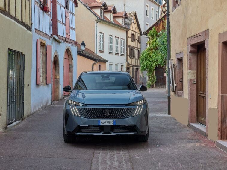 Peugeot E-3008 Long Range al Salone di Torino