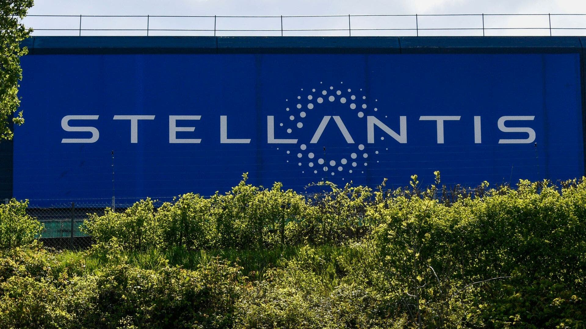 L'EREV di Stellantis, la soluzione alternativa all'elettrico: ancora troppi dubbi