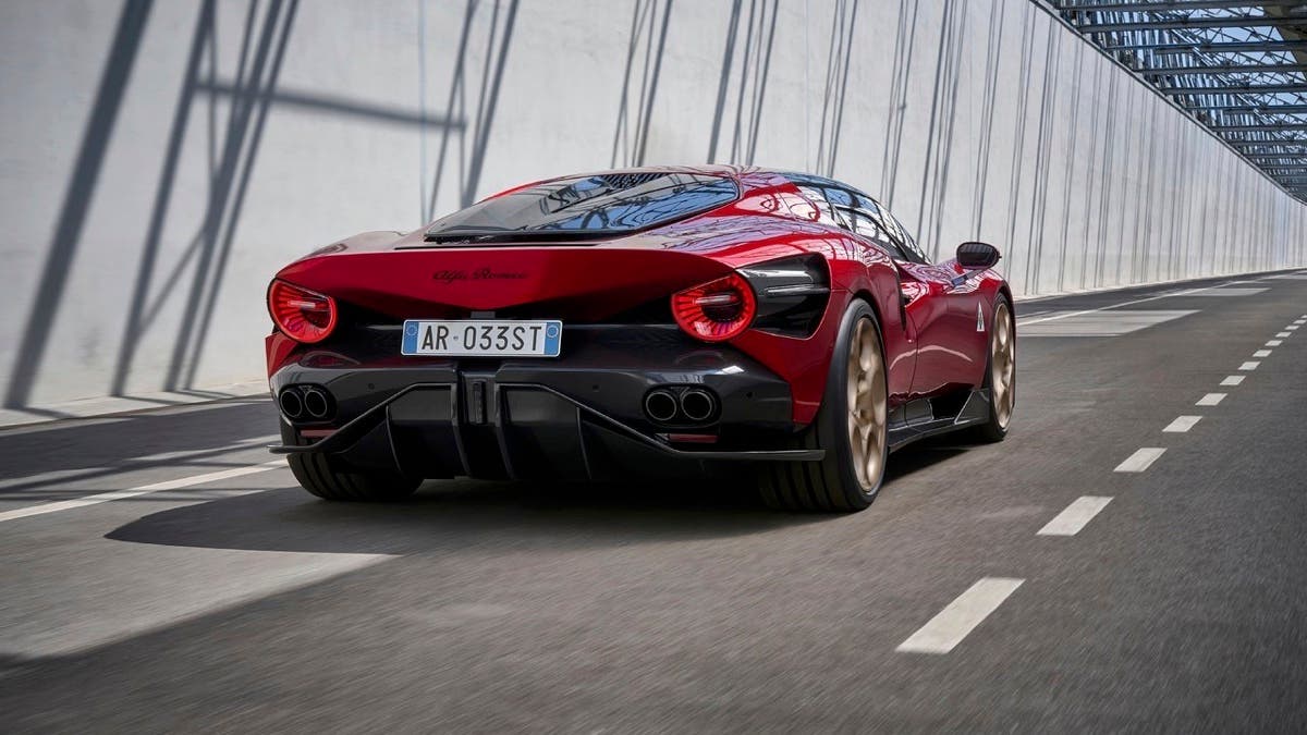 alfa romeo 33 stradale