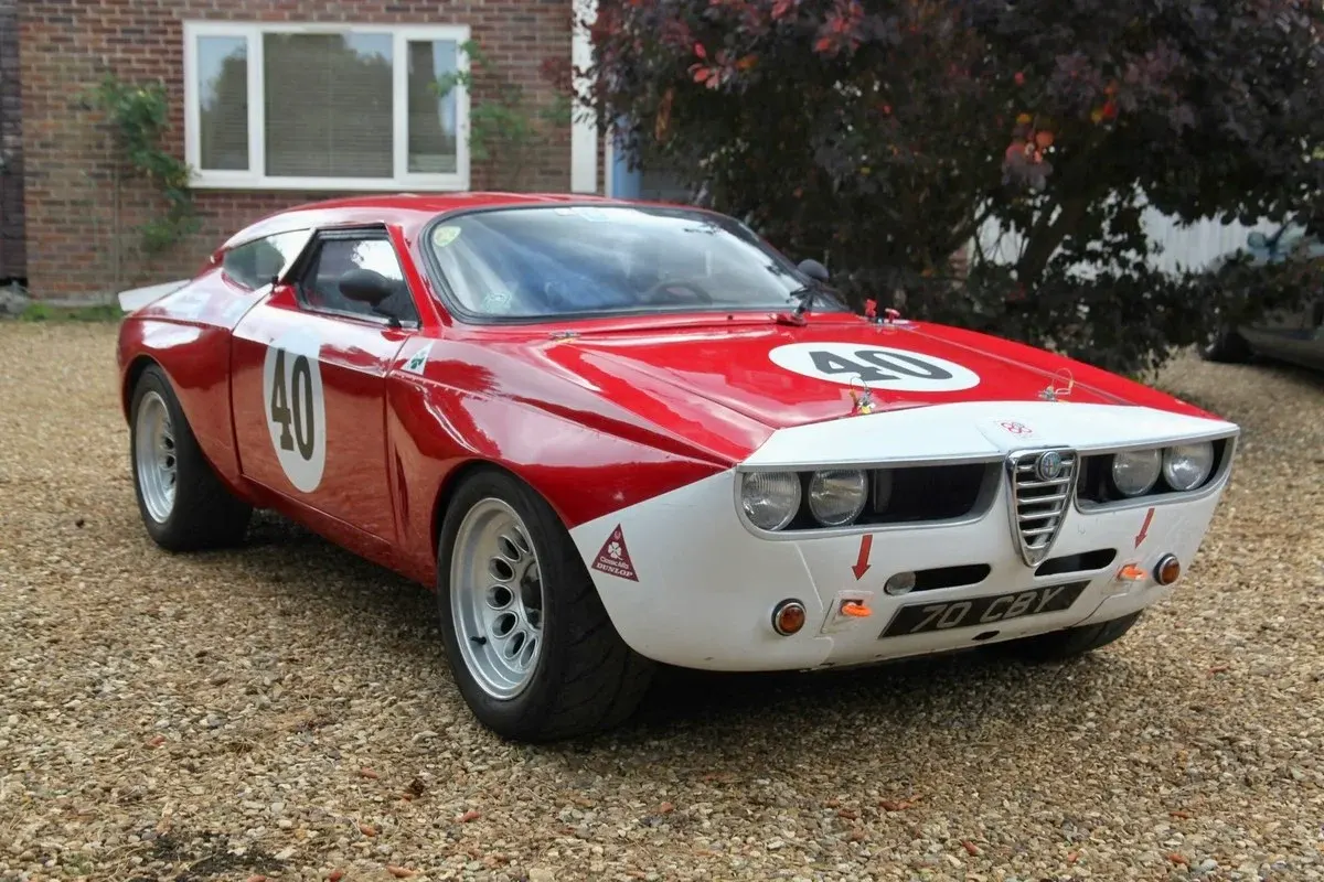 Alfa Romeo Giulia 1300 GT