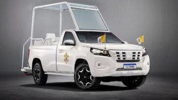 Fiat Titano Papamobile