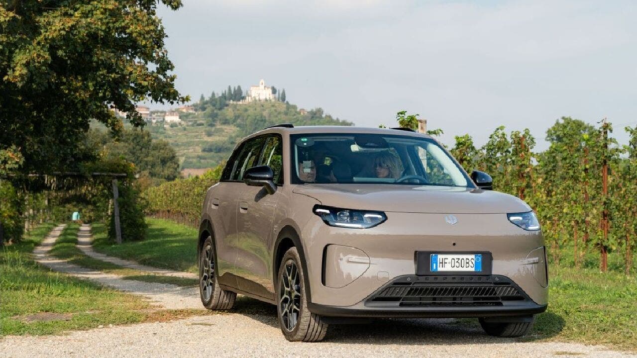 Leapmotor raggiunge un record in Italia con 2.200 immatricolazioni e crescita del 453%