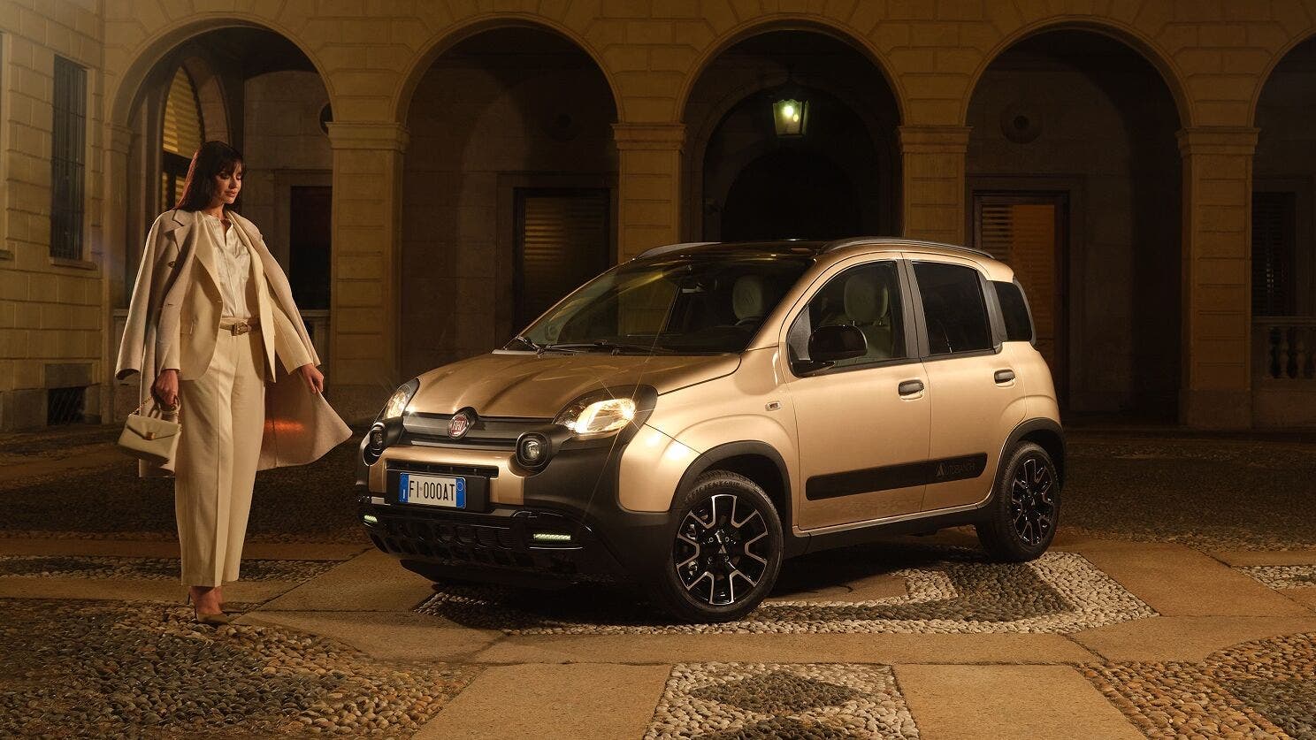 Fiat Pandina Tributo Autobianchi: il portellone nero della Y10 torna sulla citycar italiana