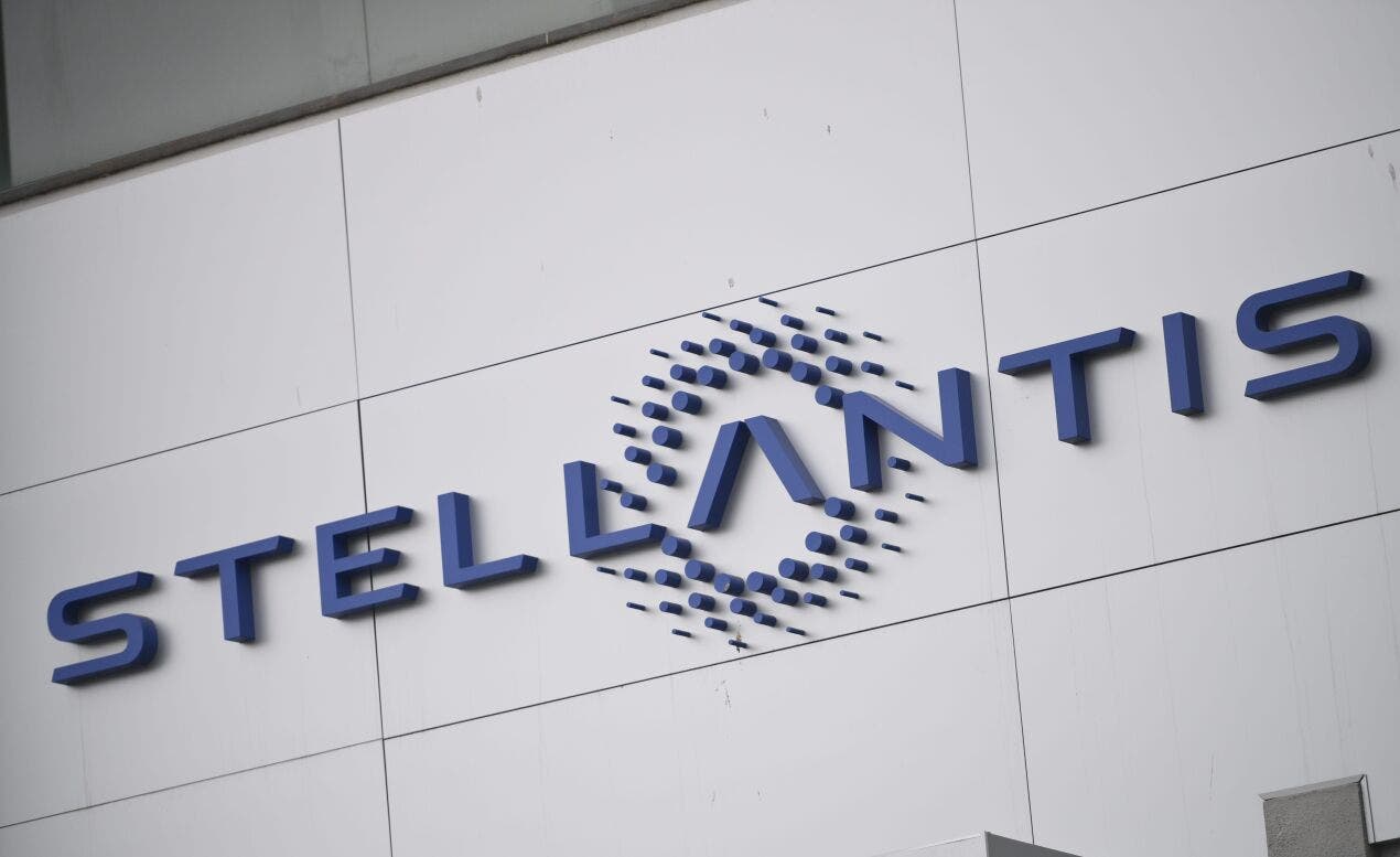 stellantis badge